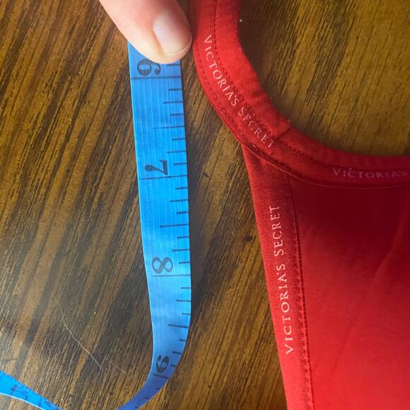 Victoria's Secret Red Underwire Bra, Size 38D, Adjustable Straps - Picture 9 of 10